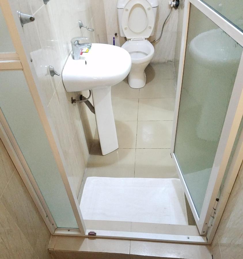 Joanne'S Court Hotel Лагос Екстериор снимка